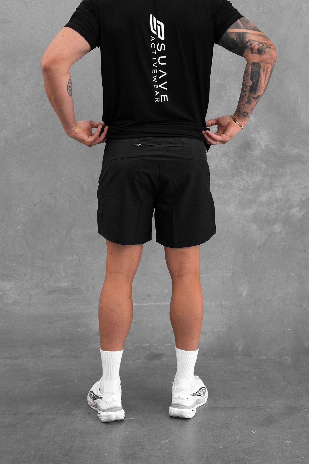 Essential Hybrid Short - Black